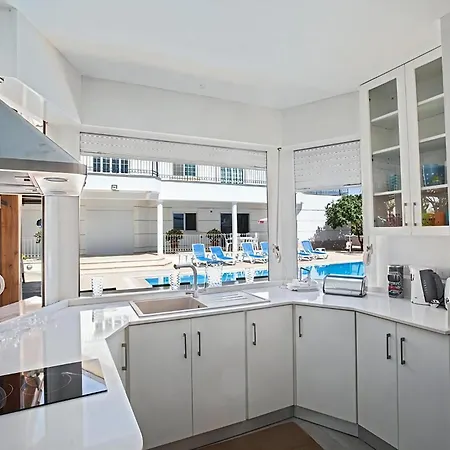 Familienvilla In Mit Spektakulaerer Aussicht * Paralimni